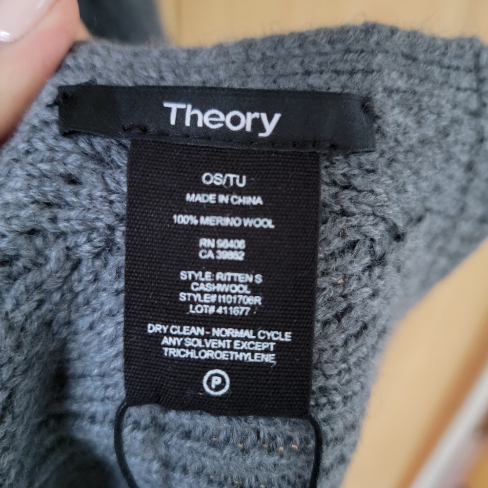 Theory Cashwool Ritten Scarf - Picture 6 of 8
